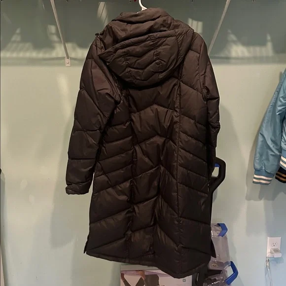 Patagonia Women's down black parka - Picture 8 of 9